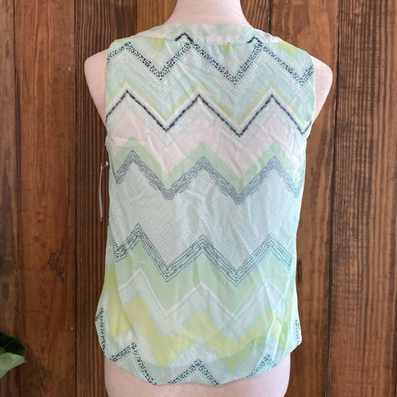 A. Byer Women’s Blouse - Picture 5 of 7